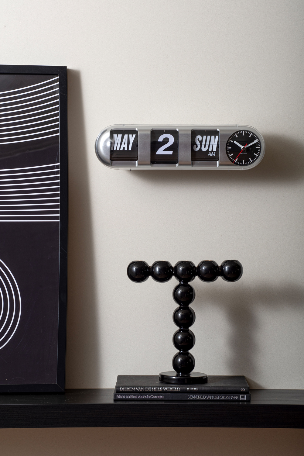 Wandklok Tube Flip - Heldergeel