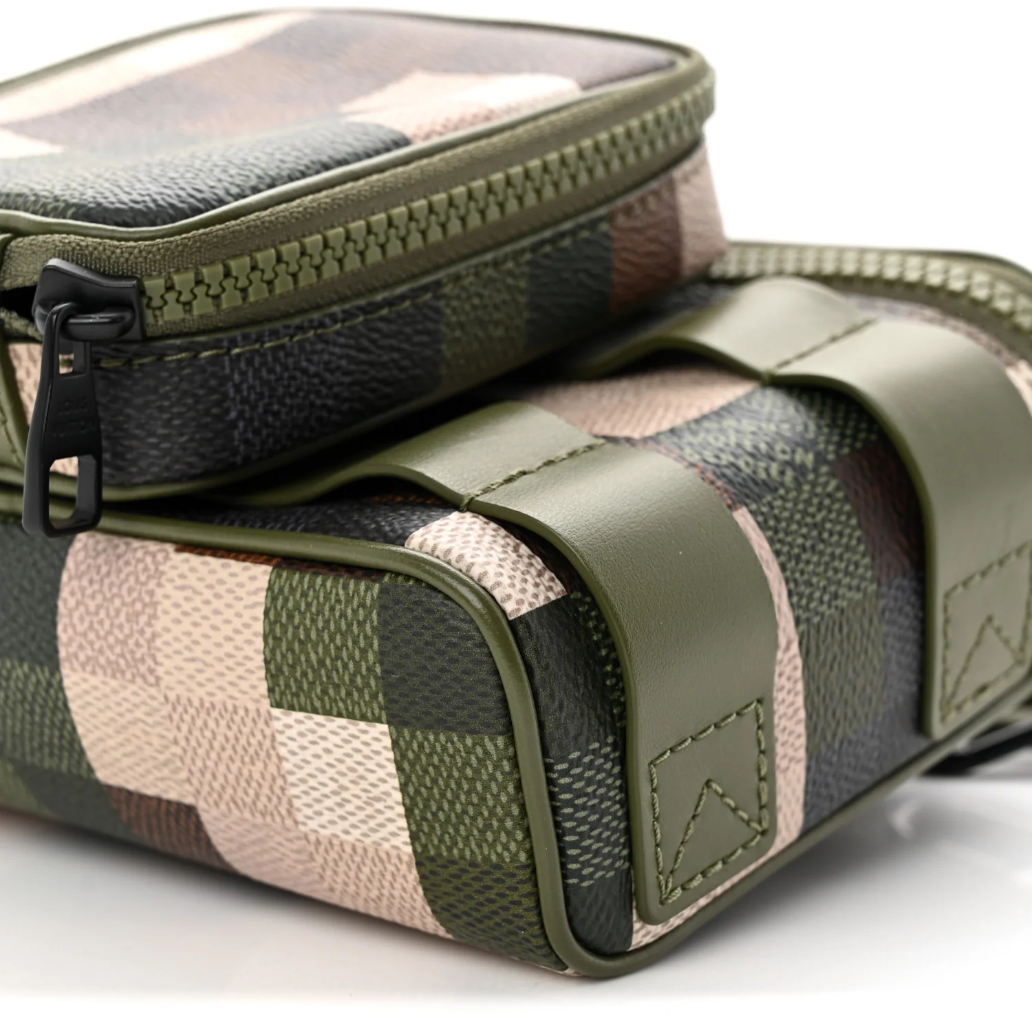 Damoflage LV Trail Wearable Wallet Green - Top Club