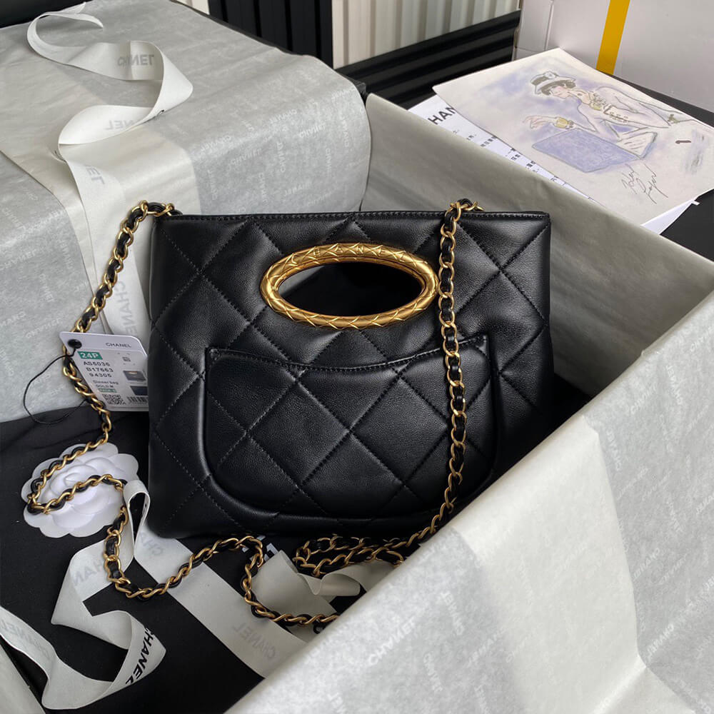 CHANEL Clutch - Top Club