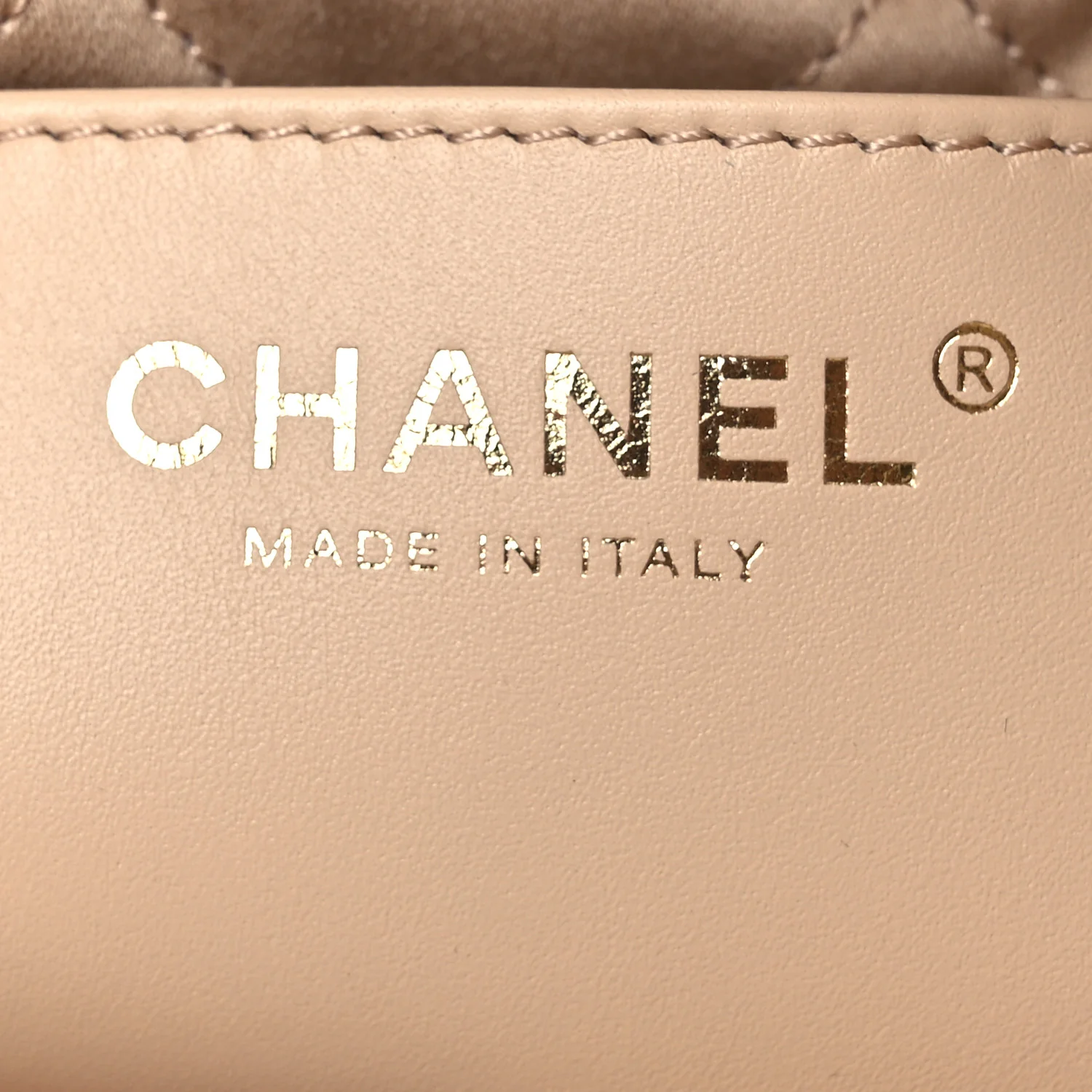 Shiny Calfskin Quilted Mini Chanel 22 White - Top Club