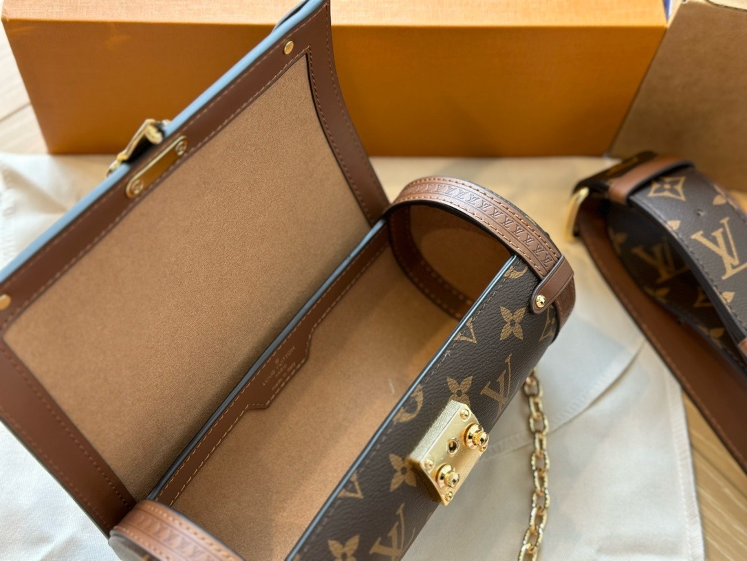 L Papillon Trunk - Top Club