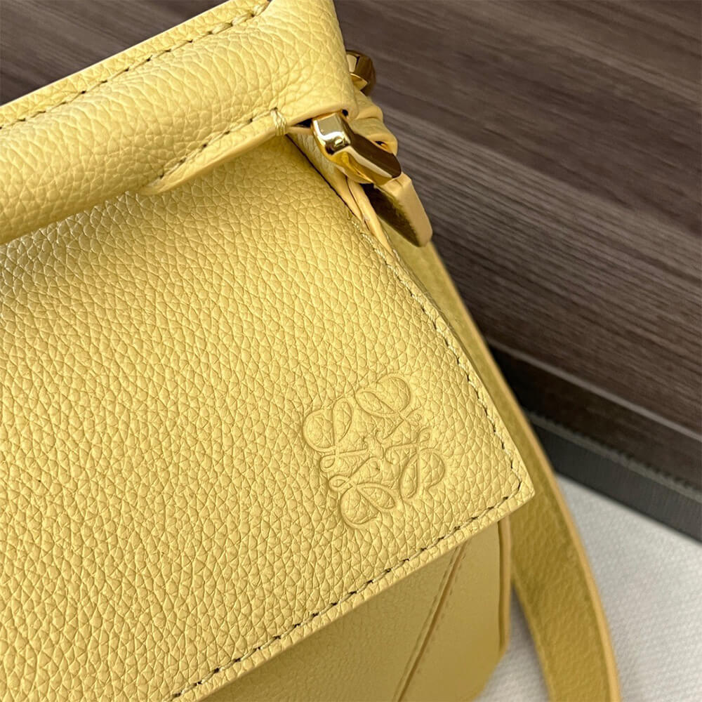 LOEWE Small Puzzle Bag - Top Club