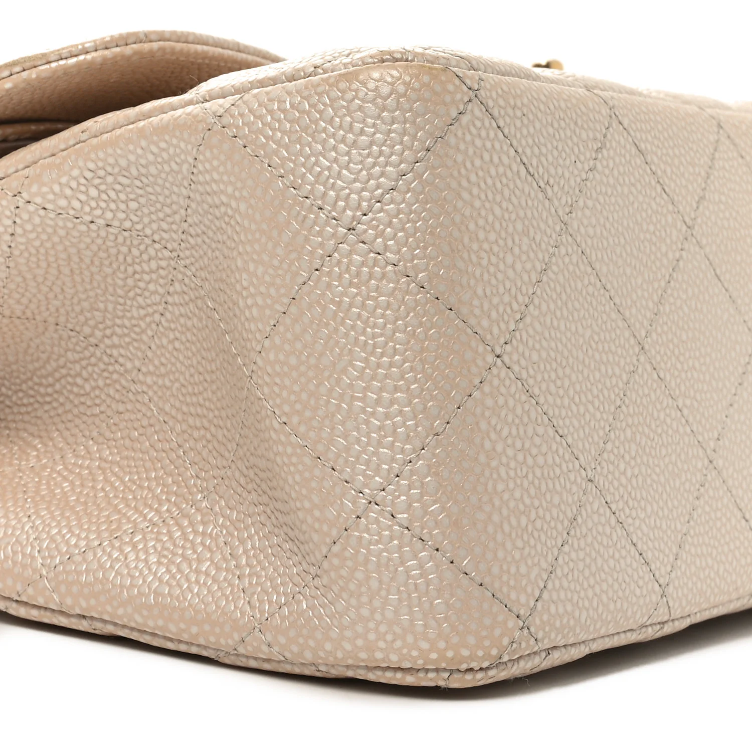 Iridescent Caviar Quilted Jumbo Double Flap Beige - Top Club