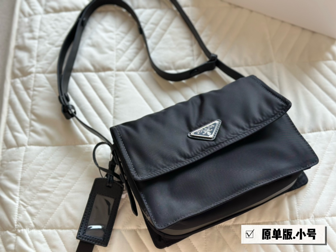 Pra invites x Cini Boeri bag - Top Club