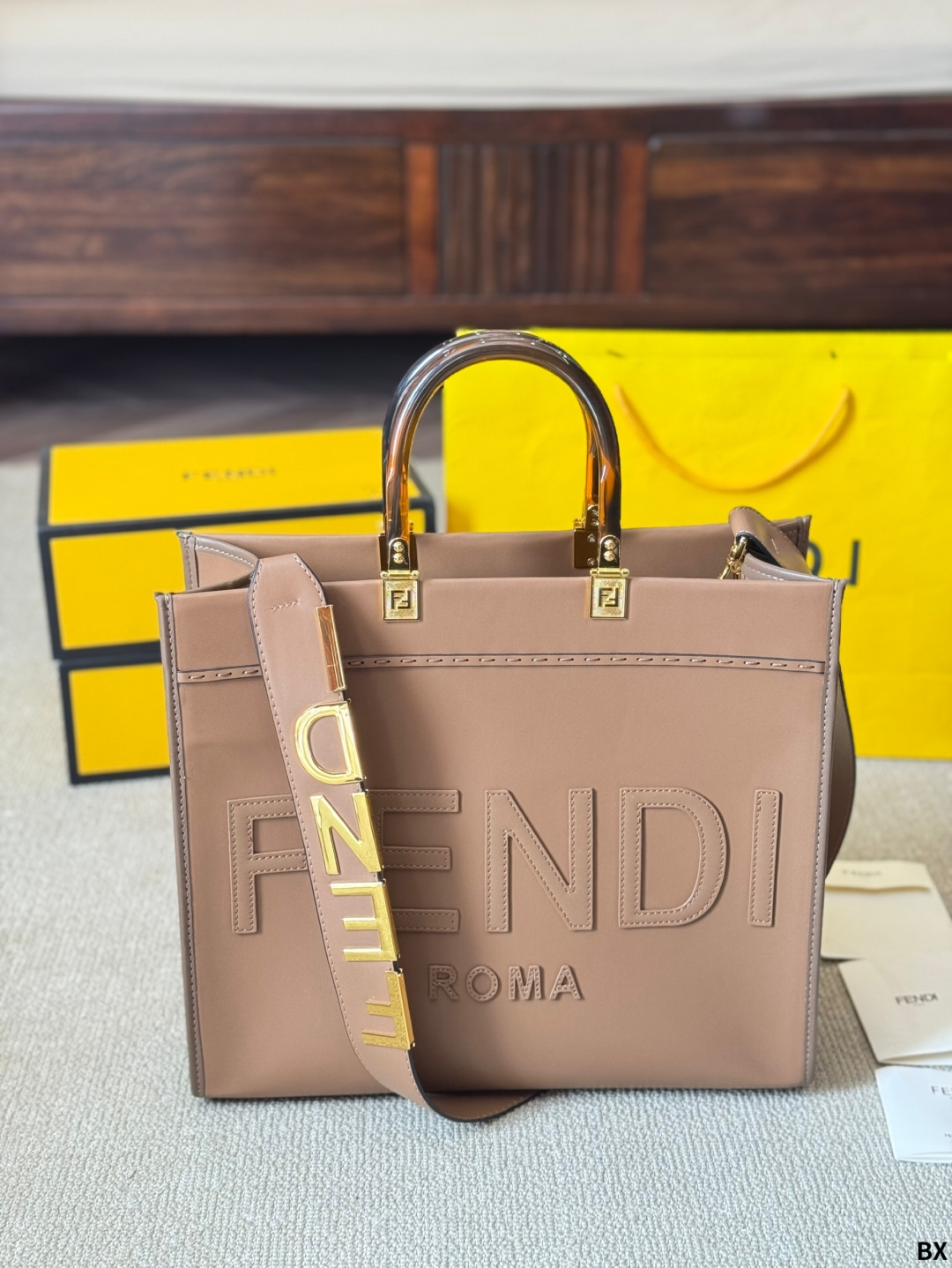 Fen new arrival peekabo tote bag size??35*30 cm