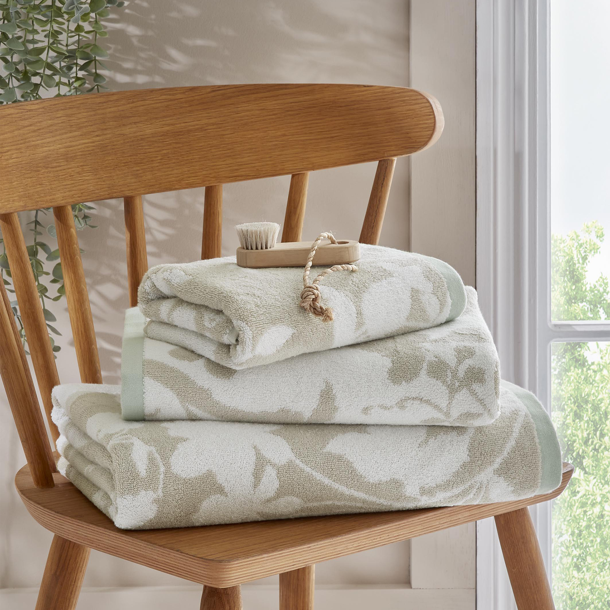 Badhanddoek Oriental Garden dove grey 70x125 cm