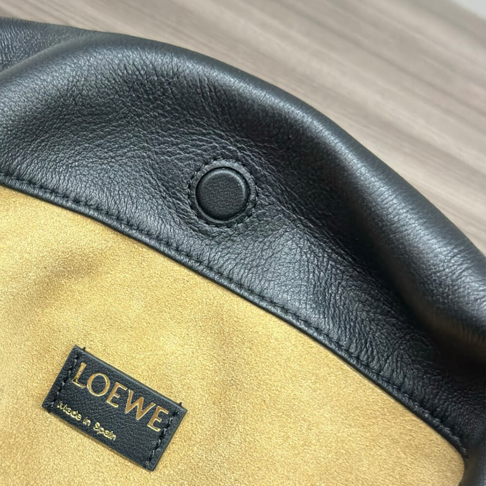 Loewe Medium Flamenco purse in mellow nappa lambskin - Top Club