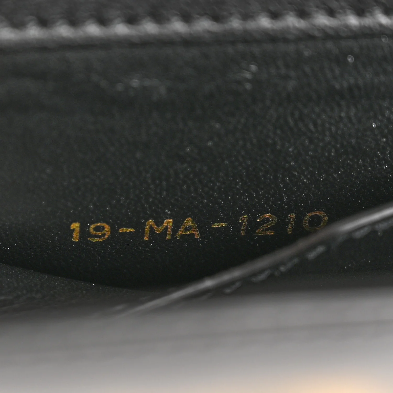 Smooth Calfskin Micro 30 Montaigne Flap Bag Black - Top Club