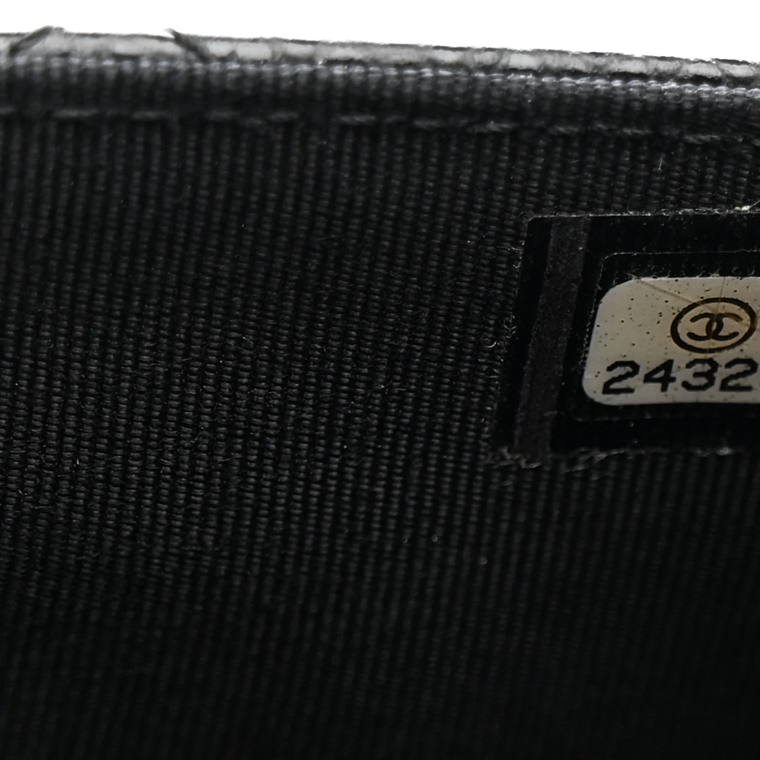Caviar Quilted Wallet on Chain WOC Black - Top Club
